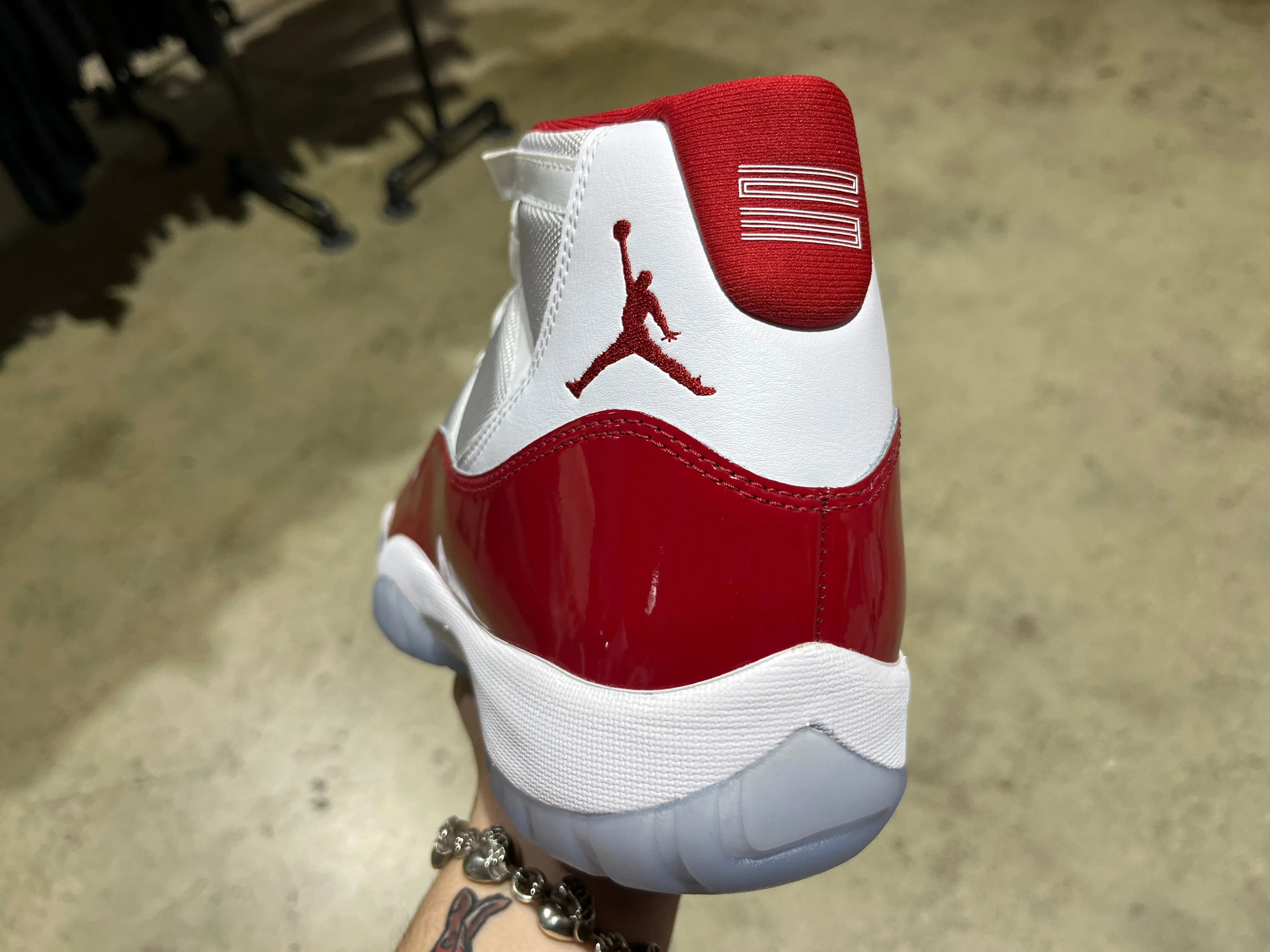 Air Jordan 11 Retro - Cherry