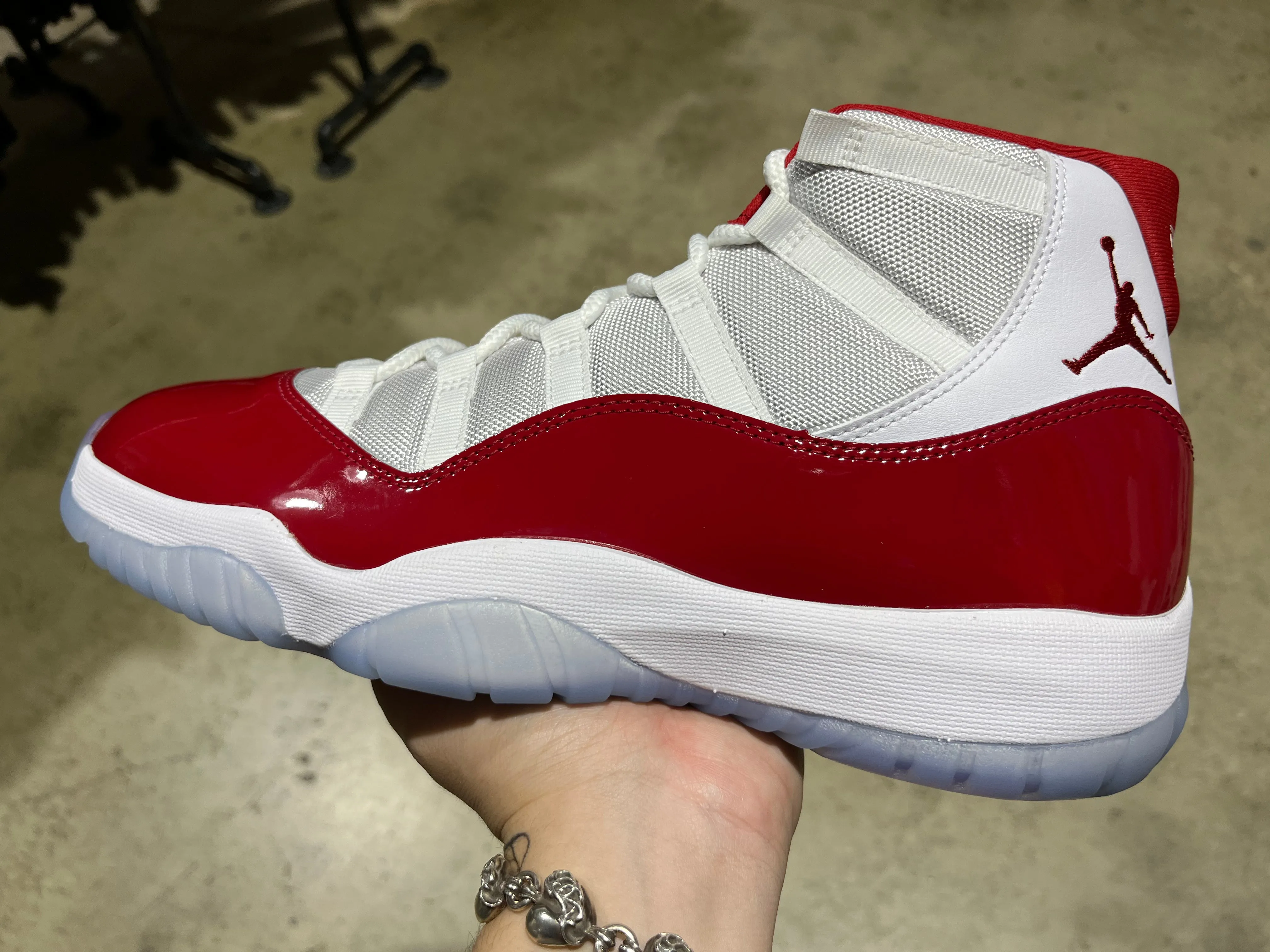 Air Jordan 11 Retro - Cherry