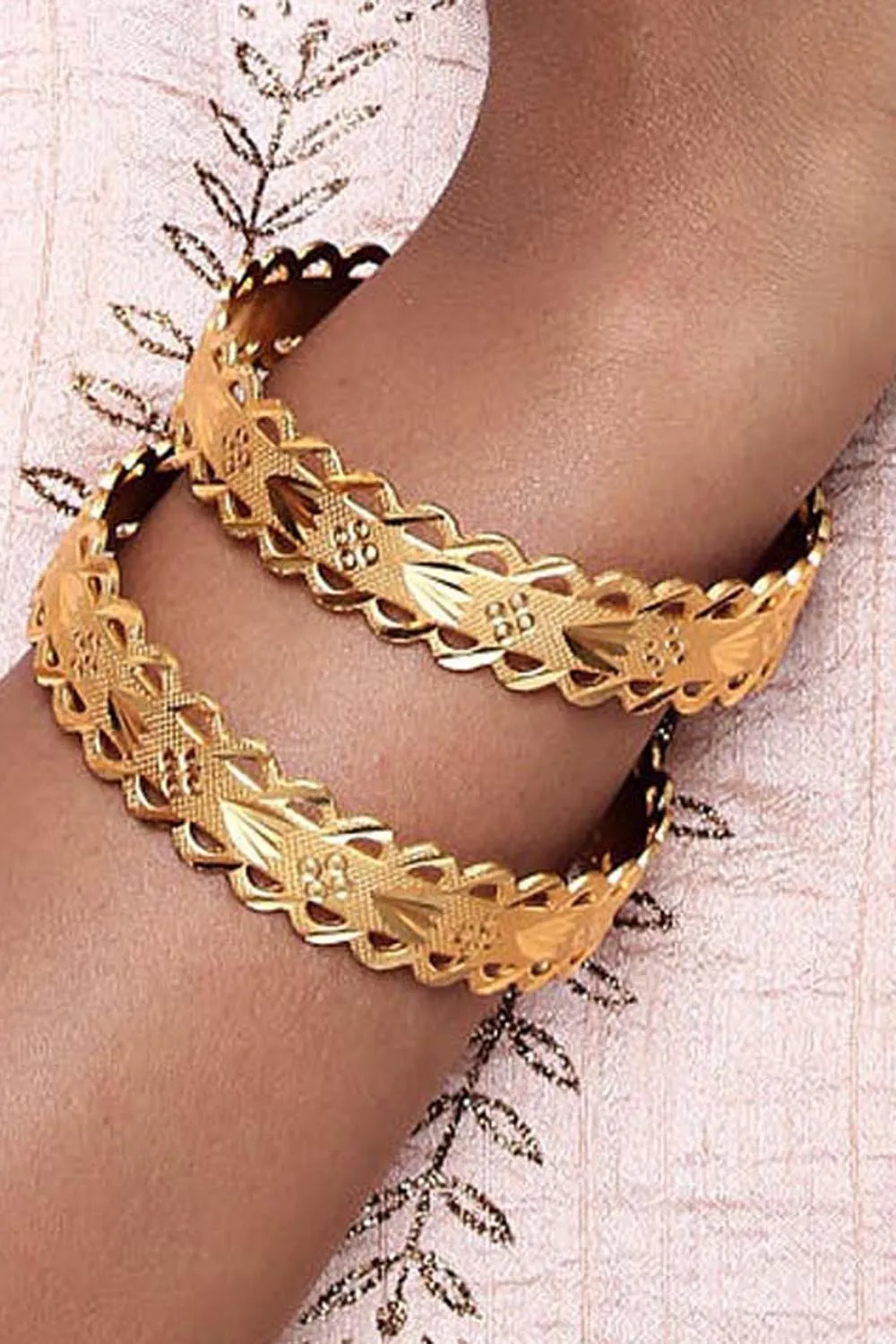 Alloy Bangles in Gold