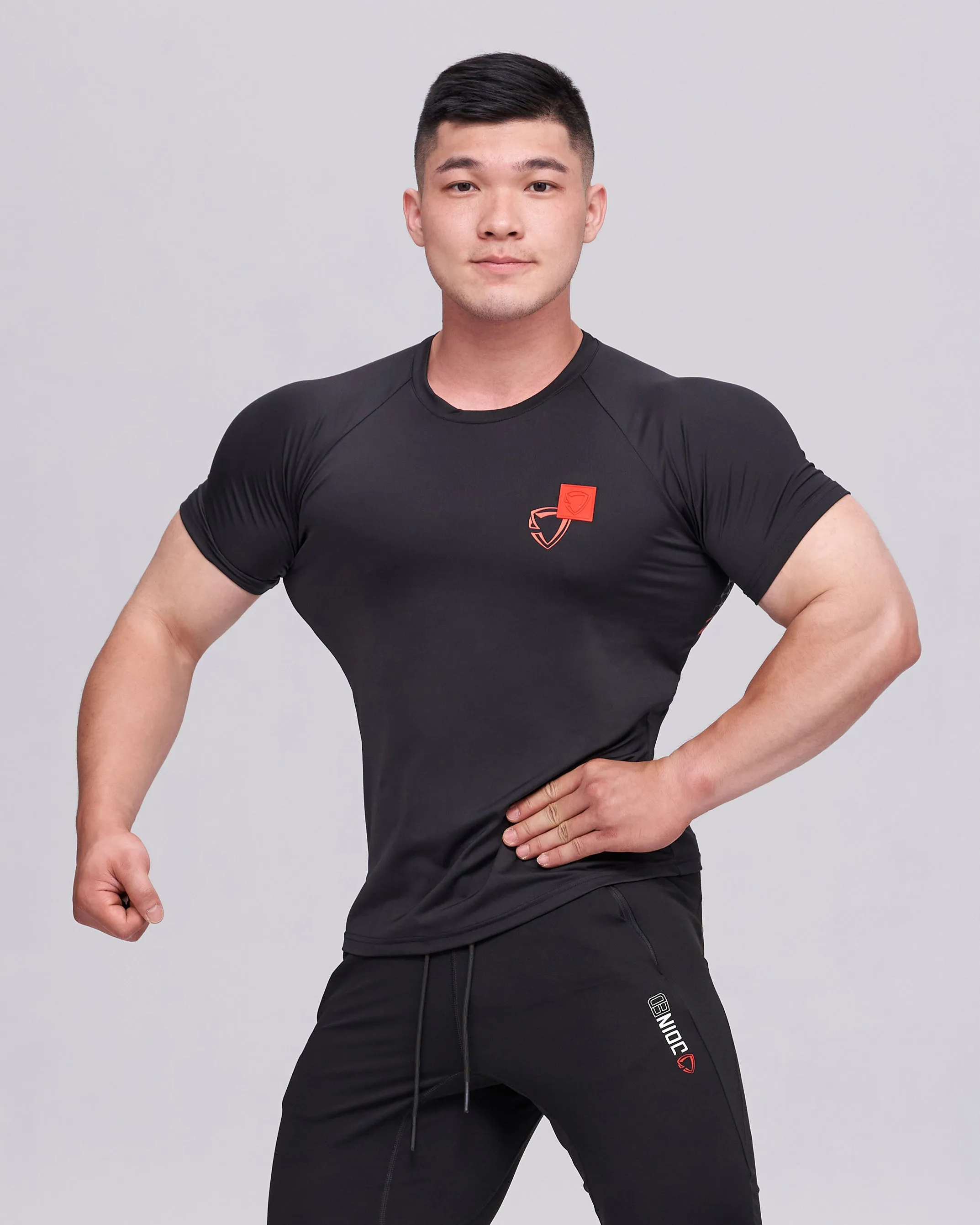 Badge Anti-slip Performance Tee