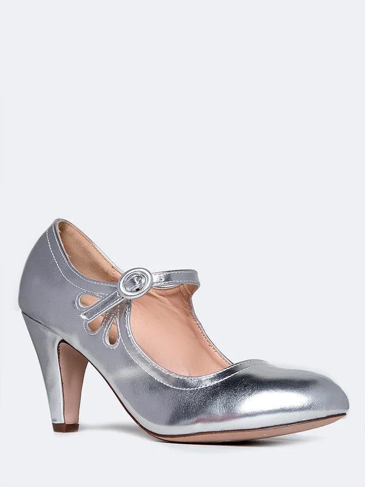 Retro Mary Jane Pumps